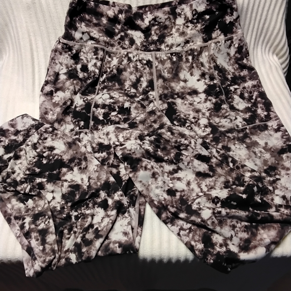 Athleta Black and White Patterned Leggings